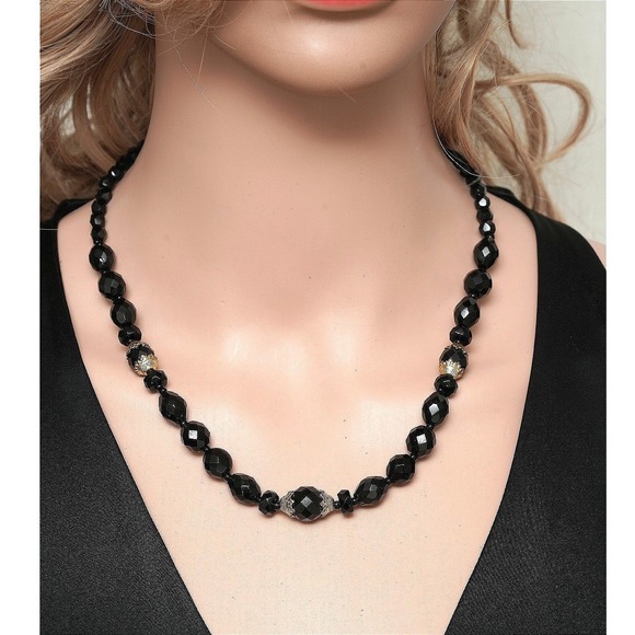 Jewelry - Vintage Style Black Faceted Bead Necklace Gold Filigree Accents Lobster Clasp